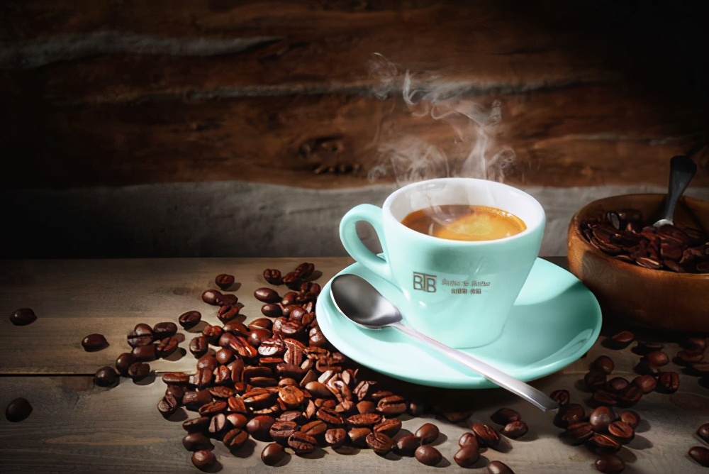 咖啡产量居世界首位的国家是_世界上咖啡产量最大的国家是_咖啡哪国的